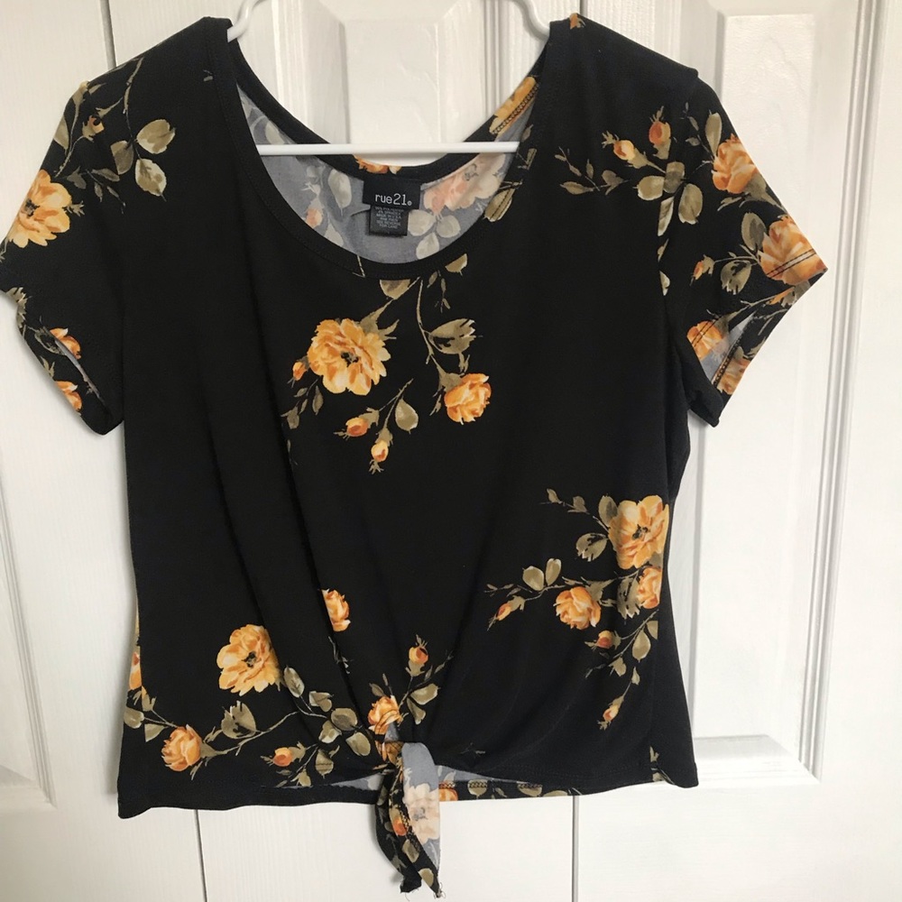 Shirt with yellow flowers